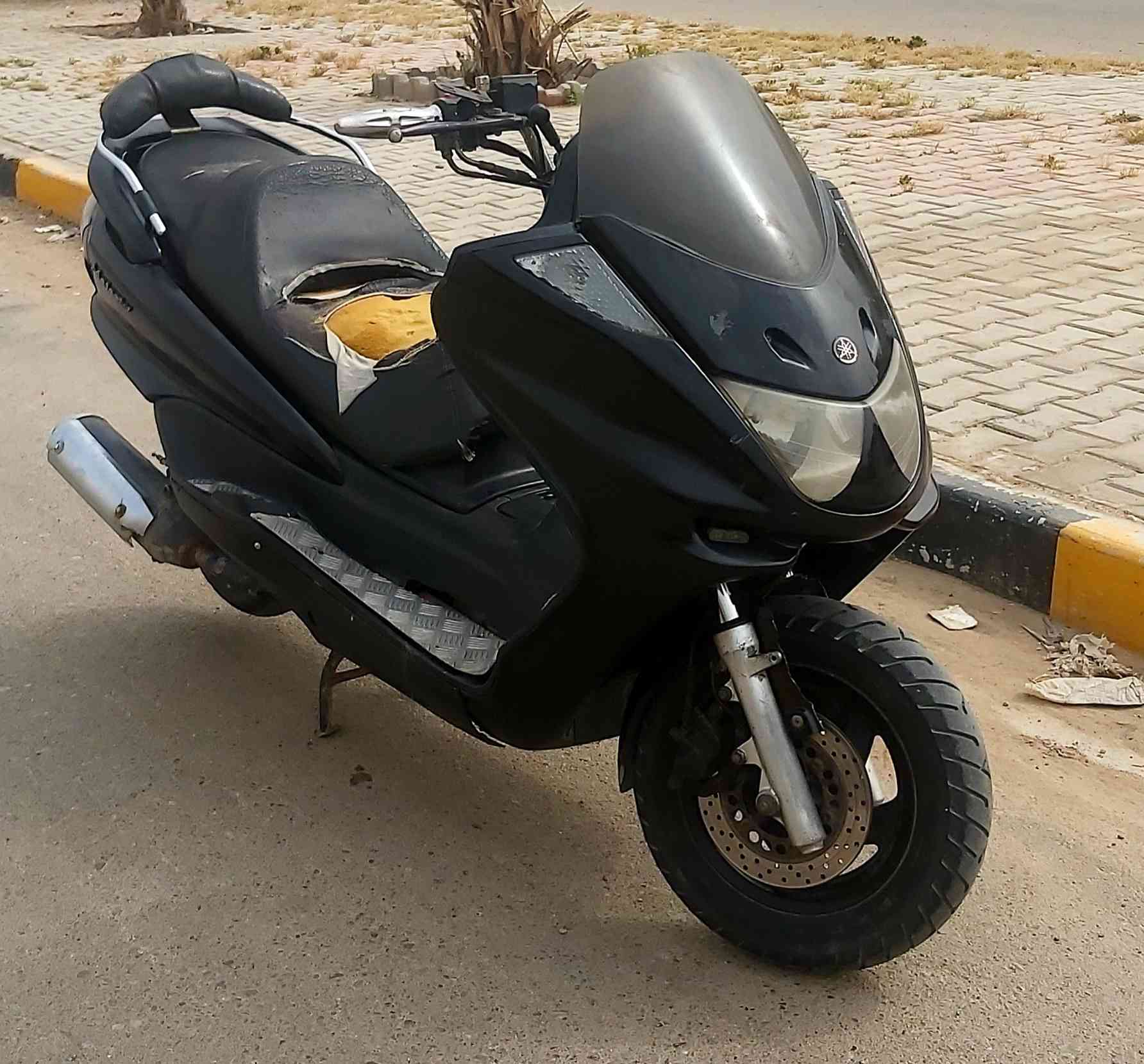 ياماها ماجستة دبل رون مكينة مكفولة من التنقيص والتبخير والنضوح كلجات نظيفة كهربائيات شغالة تايرات نظيفة منظومة راديتر جديدة شرط مي أخضر زيتي .. شرط الشلعة والمعدل.. أوراق كاملة.. السعر ٥٠٠ هاتف *********** بغداد الحسينية الراشدية
