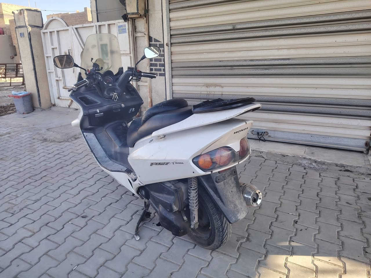 السلام عليكم ورحمة الله صفر ٦ البيع دراجه حلوه ونضيفه مفتوحه مره واحده دراجه شلعه ومعدل اتخبل كابريتر اتخربط يراد الهه تنضيف باتري تعبان يشغل بس مو نشط بيهه جبنه تنكط دهن قليل كلش وما عندي مجال اكملهه سعر ٦٠٠ وبيهه مجال مكاني ترهم مروس بغداد الحسينية مال رشديه رقم الهاتف ***********
