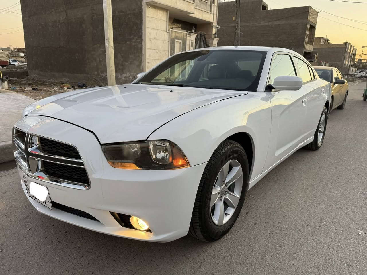 للبيع جارجر ٢٠١٤ رقم بغداد مشروع وطني ماشيه ١٥٦ وارد كندي قطعتين ونص صبغ بدون دواخل بدون ايرباك مواصفات عادية كير محرك (٣٦٠٠)جدد صدر جديد تخم تاير تراي حلو جاهزة بدون اي نقص السعر ١٥٠ ورقة مكان بغداد الامين ***********
