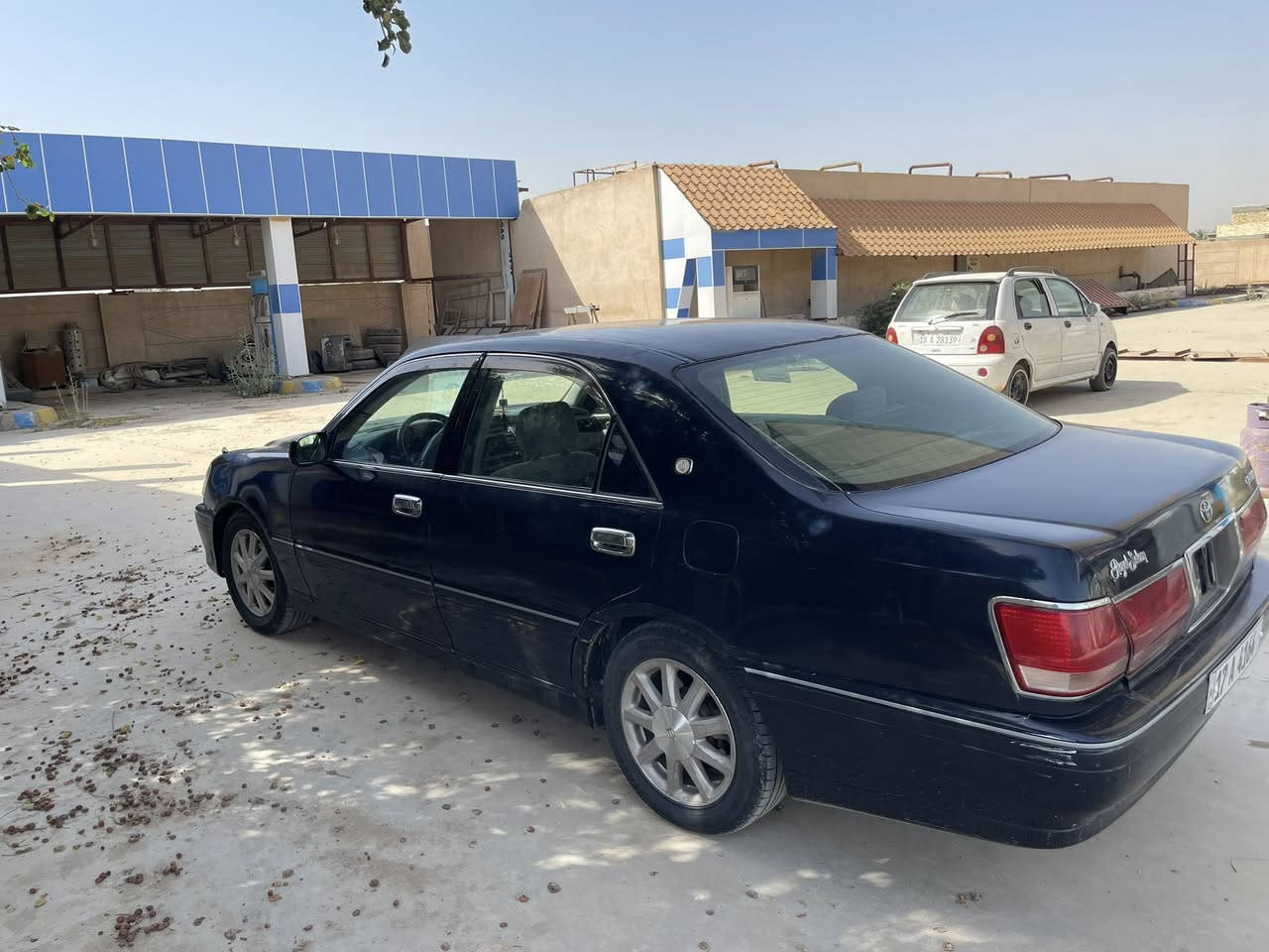 ملكة ٢٠٠١ للبيع رقم مثنى إنكليزي باسمي 
 محرك vvt سي ٩ مشط يسره بلاد السياره جاهزه تخم تاير ويل نجمة دكمتين عادية السياره مصبوغه بيها ضربة جاملغ خلفي مكفوله من الكص ونقل جثة وأصوليات السعر ٩٥ ورقه 
مكان السياره بالحلة 
***********
