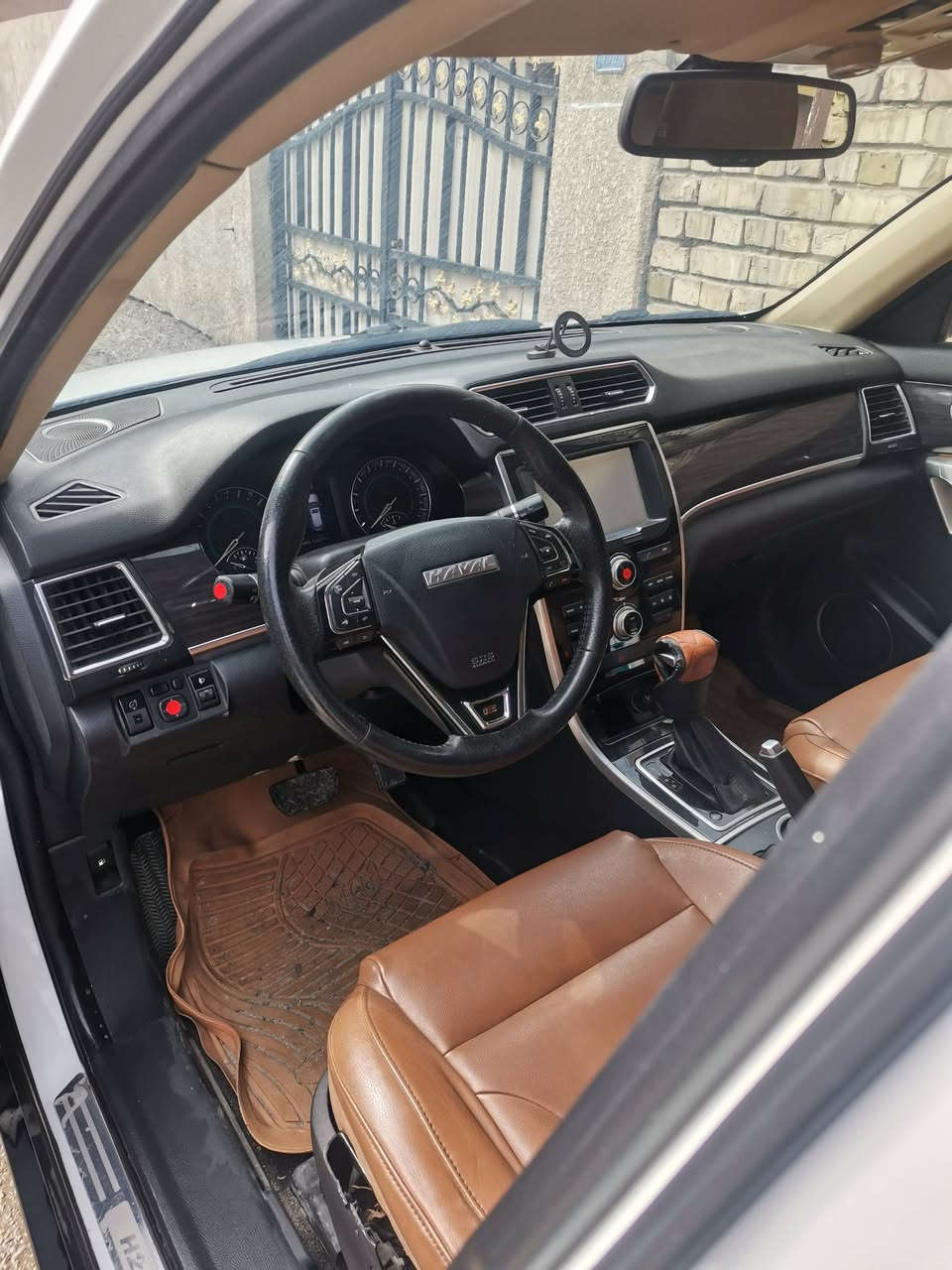 سلام عليكم هافل H2 موديل ١٦ رقم جديد بسمي مواصفات معروفه كشنات جلد تحكم بل ستيرن دخول ذكي بصمه اشاير ب مري سلايت روف كامره خلفيه كامره جانبيه حساسات تدفئه تبريد لايت زنون مكاني البياع رقمي *********** اخون اعتذر عدم توجد على فيس
