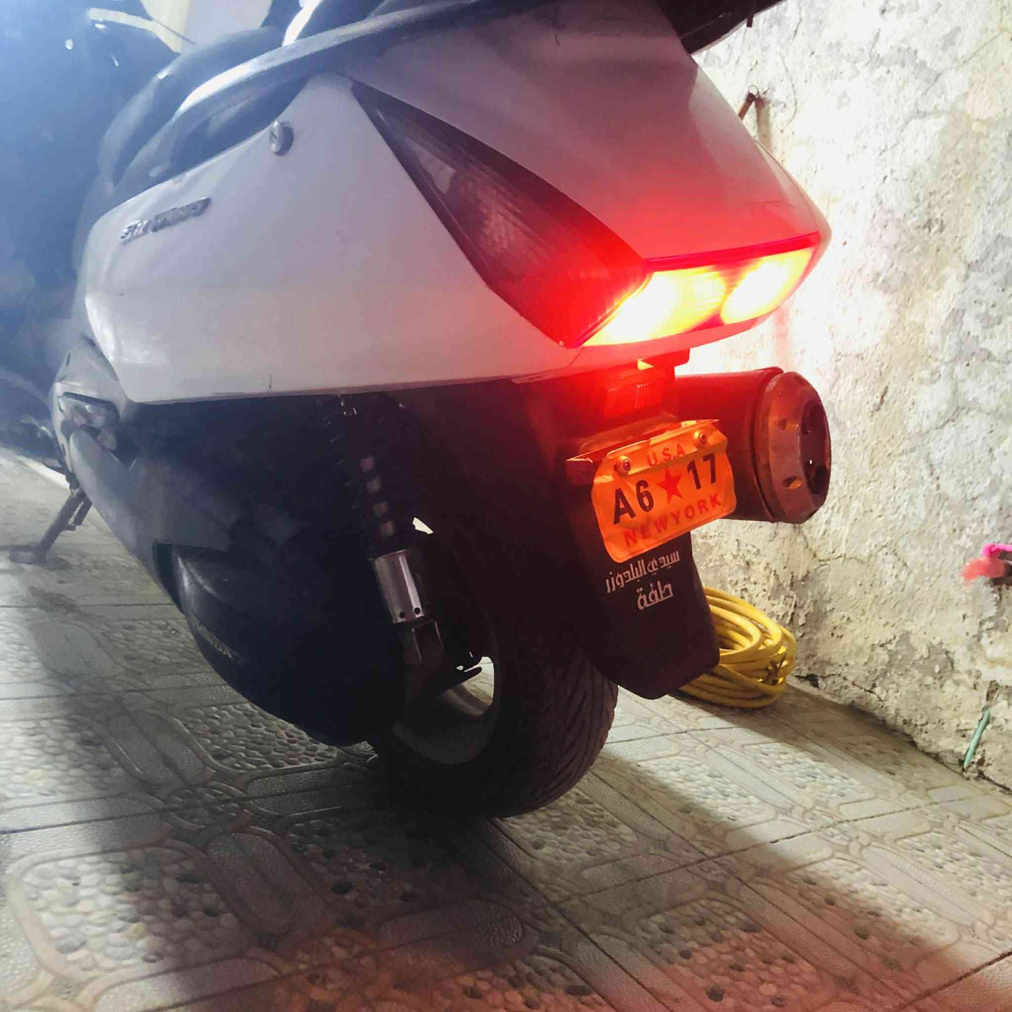 السلام عليكم سلفر ونج مكينة 600مامفتوحة معدل فوك 180شلعة شك الكاع محرك ناعم بس بجمهة شوية تعبان عوزهاا دبلات تريد تاخذهاا ع وضعهاا تريد انطيك دبلات عوزهاا ترتيب لكشن عوزهاا ترتيبات بسيطة كلش سعر خاص او اتصل ***********مكان ديوانية مركز
