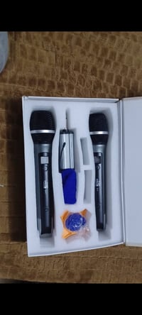 مايك لاسلكي لبيع سعر ١٢٥   ٠٧٨٠٥٦٧٣٧٣٧