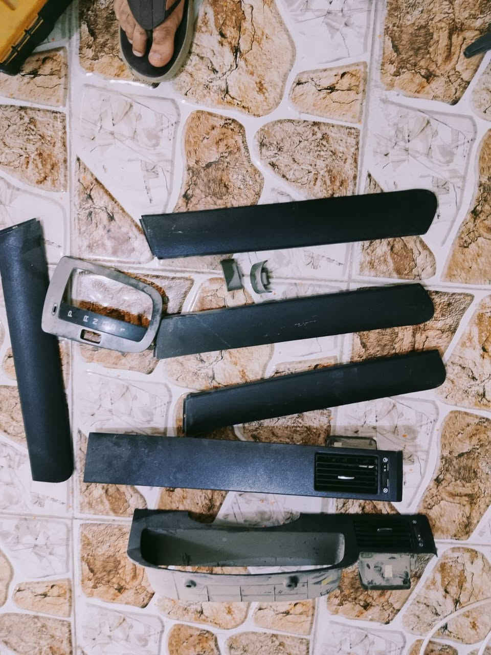 غراض لبيع لايتات عدد اثنين واتر بم اصلي جديد يدة لايت تفصيخ مرواح عدد اثنين بنزات تفصيخ .عنبار تفصيخ بك لايت بس بيه كسر ..ضاغطة .وقاعدة فيوزات..ودرايم شفت جاين راديتر..باور..يدة باب جهت اليمين خلفي ستتم‏ ترايش بوب داخلي غلاف بلاستك محرك  ‪***********‬ ...‏‪***********‬‏...مكان بغداد الدورة
