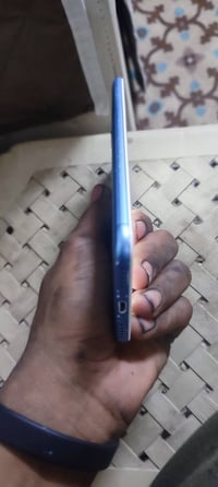 Redmi5Plus دكر 32/سعره 50/رقمي07881671590