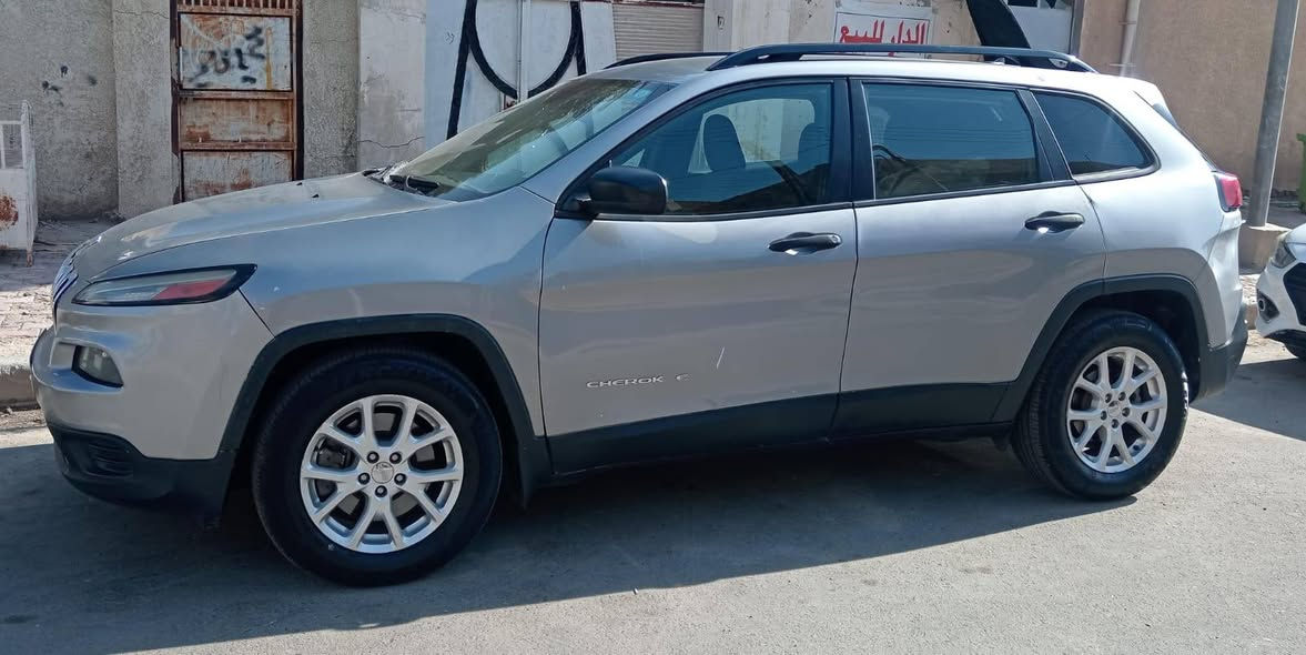 جيب بزون ٢٠١٦ محرك 4 سلندر 2400 نص فول
رقم بغداد بأسمي حادث بسيط  نقصها فقط حداديه نص عمر 
مكاني ميسان العماره 
السعر 120 وبيه مجال 
***********
