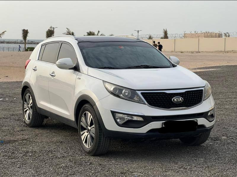 سبورتج 2014 فول جلد بانورما  بيها باب السايق صبخ اثر شخوط والباقي مكفول ماشيه 126 
السعر 135 وبيها مجال حك الجيه فقط
مكلف بالنشر وغير متواجد ع الفيس 
***********
