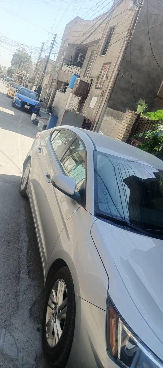 سلام عليكم عندي سياره الانتره وادر امريكي  موديل 2020 سياره مال بيت تحويل مباشر مواصفاتها نص فول رادار امامي رادار جانبي حساسات خلفيه كامره دواره مكينه 2000 حادثها خلفي جاملغ او جنطه سعر 118  بيها مجال حق الجيه عنوان بغداد البياع  رقمي ***********
