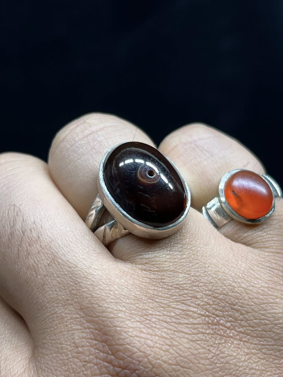 ً
خاتم سليماني احمر ً

صياغة يدوية

الشراي***********

المكان بغداد حي اور
