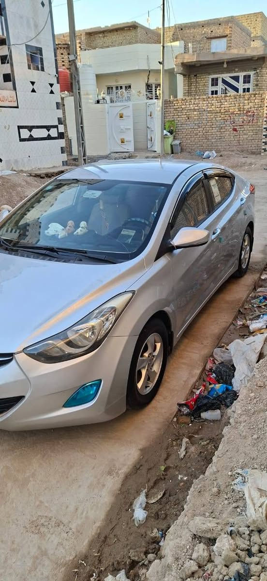 السلام عليكم للبيع سياره النتره افنتي 2011 سياره جديده 
كل نقص مابيه ماتخسر عليها الف محرك  لا تنقيص لا تبخير مكفوله كير محرك شرط اترايك وين متريد كله شغال تبريد  كلشي بيها شغال والسونار بالصور شوف 
ونتصل ‎0783 839 8221والسعر 108
