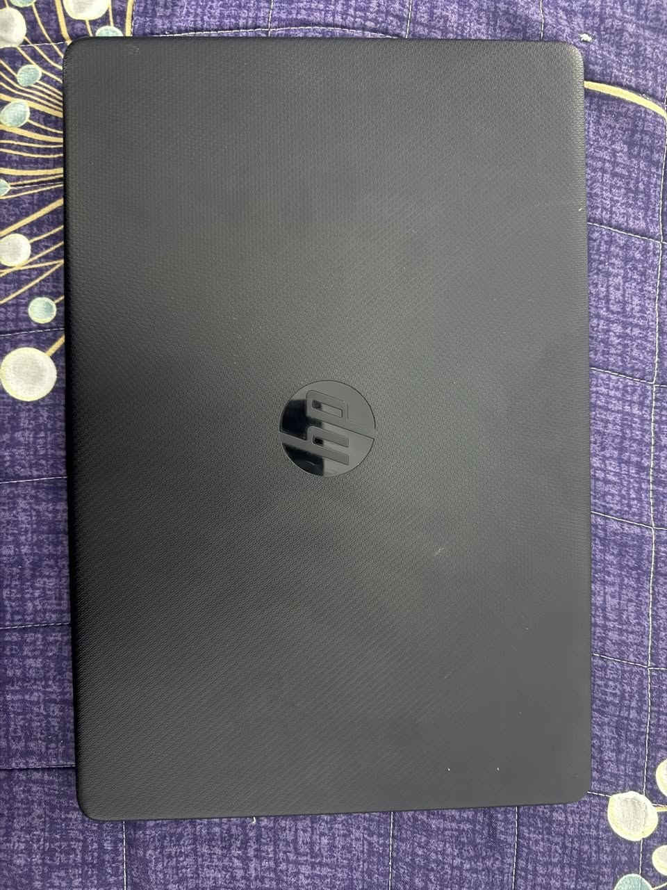 لبيع لابتوب hp نضيف مستخدم قليل استخدام منزلي سعره 250 الف لتواصل ***********
