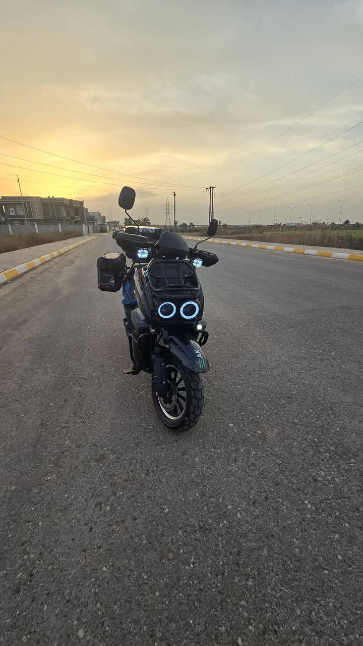 السلام عليكم دراجه اباجي للبيع  بطاريات مسطره عدد ٦
1.Rرجوع للخلف 
2رماش 
3مثبت سرعة 
4نضام P دكمه 
5هورن 
6Mنظام تبديل لنمر 
7.دبل اشاره +يمين يسار 
وشديتله جنط صفاحيات تريدهن ويه لماطور ابيعهن تريد افصخهن 
8ويل نجمه  تايرات جدد 
9ملف 2000w
10نشرات تحت جنط لصفاح لون احمر 
11لايت عالي ناصي عدسه. 
ماطور كله شغال مكاني انبار صقلاويه اي استفسار تواصل خاص***********
مكلف بالنشر  
سعر خاص
