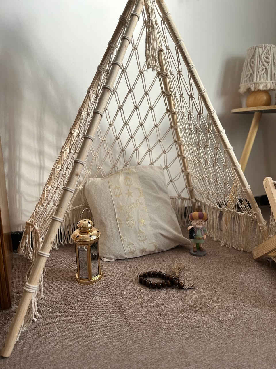 ركن رمضاني متكامل بتفاصيل مدروسة ✨
من الخيمة الناعمة إلى رف الهلال والفانوس الخشبي، مع صندوق أنيق لأدوات الصلاة… كل قطعة مكملة للثانية حتى تصنع زاوية روحانية مميزة في بيتك 🤍

#اكسبلور #اكسبلور_فولو #اكسبلور_explore #فالو #مشاهير


**إذا كنت صاحب هذا الإعلان وتريد حذفه لأي سبب، رجاءا أرسل رسالة إلى الدعم الفني**