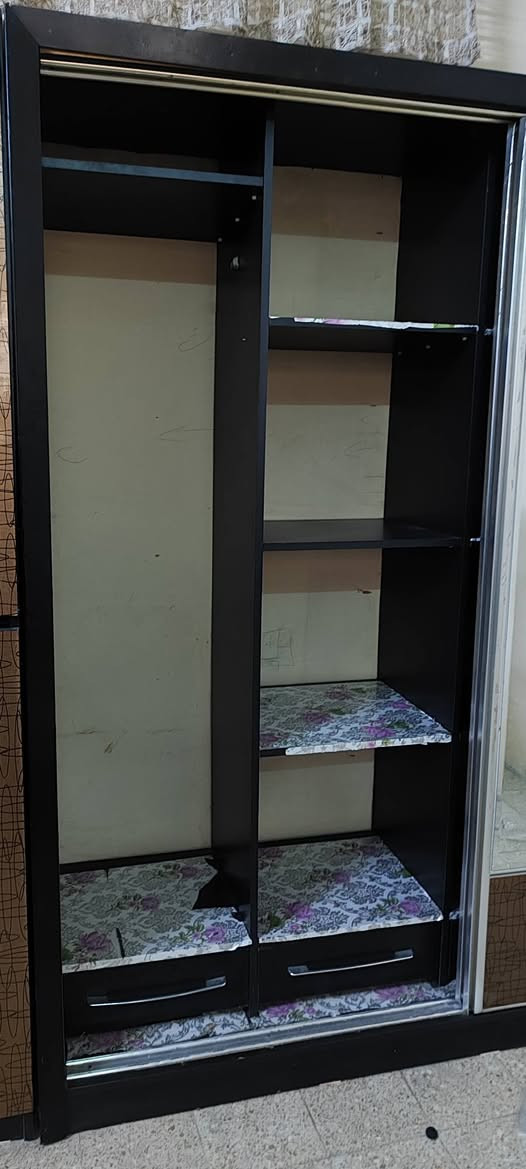 للبيع السعر 50 عنوان موصل جديده قرب جامع اليقضه تواصل ***********
