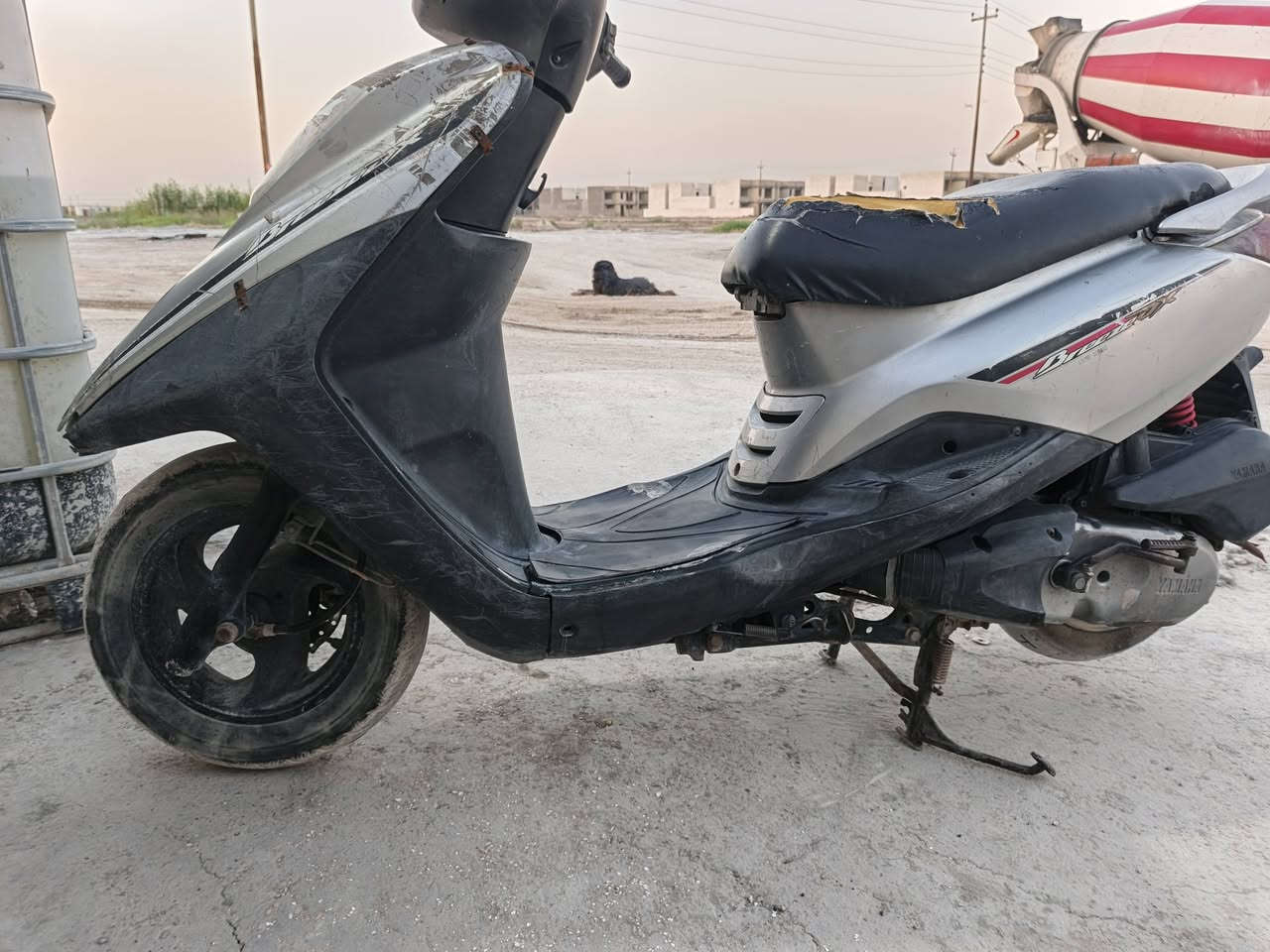 دراجة للبيع كاملة بدون نواقص ومحركه مامفتوح عل فحص .كلشي بيه بلادي فقط الايت الامامي مو شغال تفحص وتاخذ مكاني بغداد الحسينية ***********
