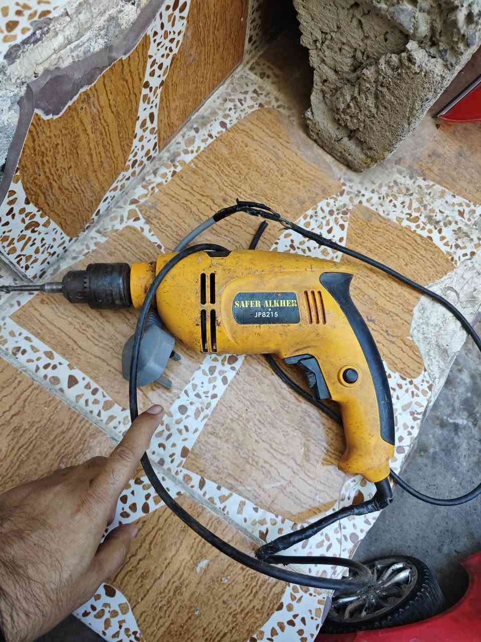 دوو دڕێل یەکیان شەحنە یەکیان کارەبا
بەشەرتی ئیش کردن
 بەس شەحنەکە پاتریەکەی بێ هێزبووە 
کارەباییەکە زۆر بەقووەتە نەوحی نیە
هەردووکی 20هەزار کەمتر نابی


**إذا كنت صاحب هذا الإعلان وتريد حذفه لأي سبب، رجاءا أرسل رسالة إلى الدعم الفني**