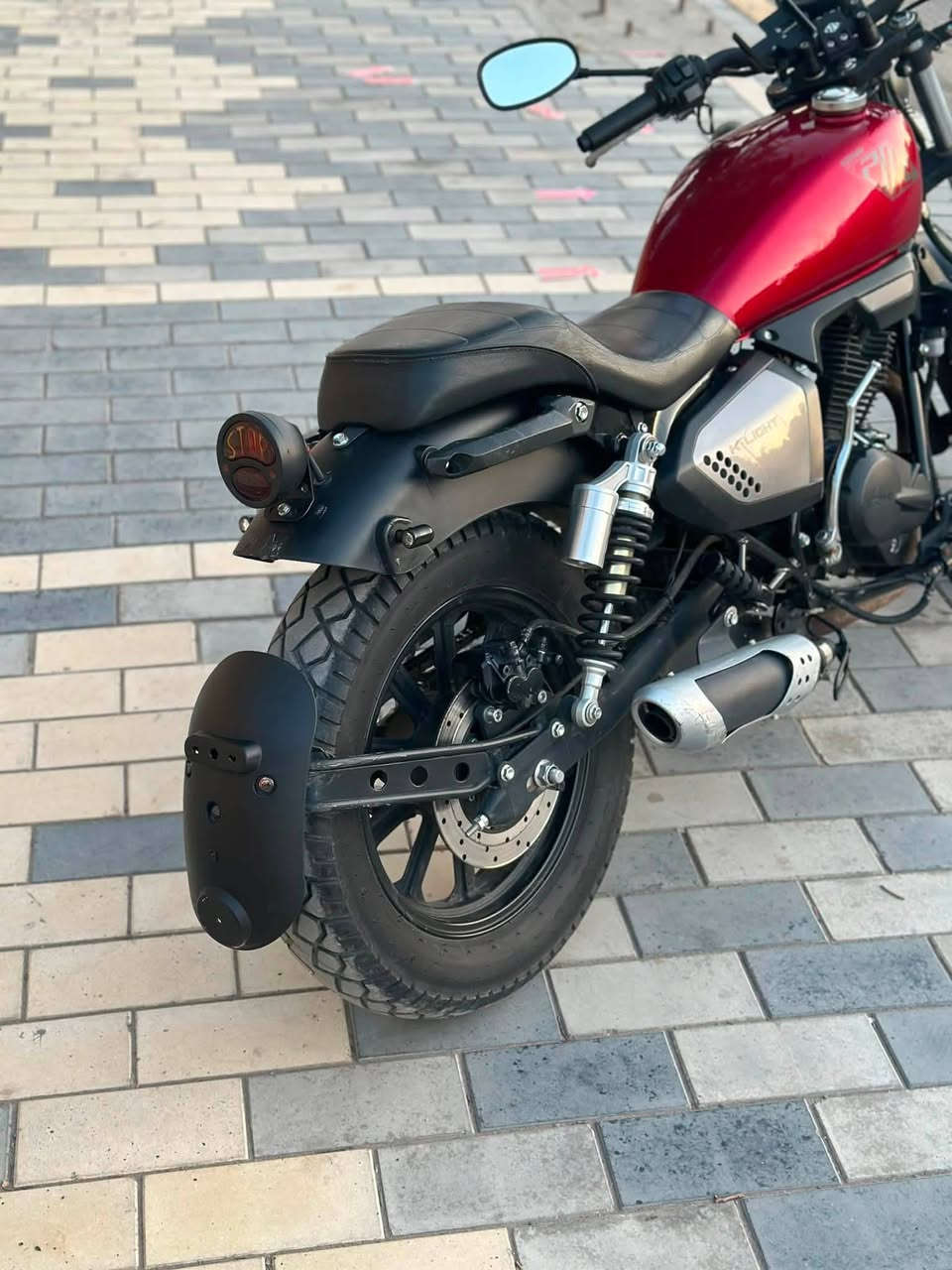 Keeway K Light 202 دراجة
دراجة رقم بغداد رقم انكليزي سنوية بااسمي كبل تتحول

الدراجة اخت الجديدة ماشية 13الف وقابل للزيادة

دراجة ماشاء الله كلش نظيفة

بيها ملاحظة بالصورة الاخيرة بس ممبينة كلش بالحقيقة 

السعر 2850 مليونين وثمن مية وخمسين

مكانها بغداد
***********
