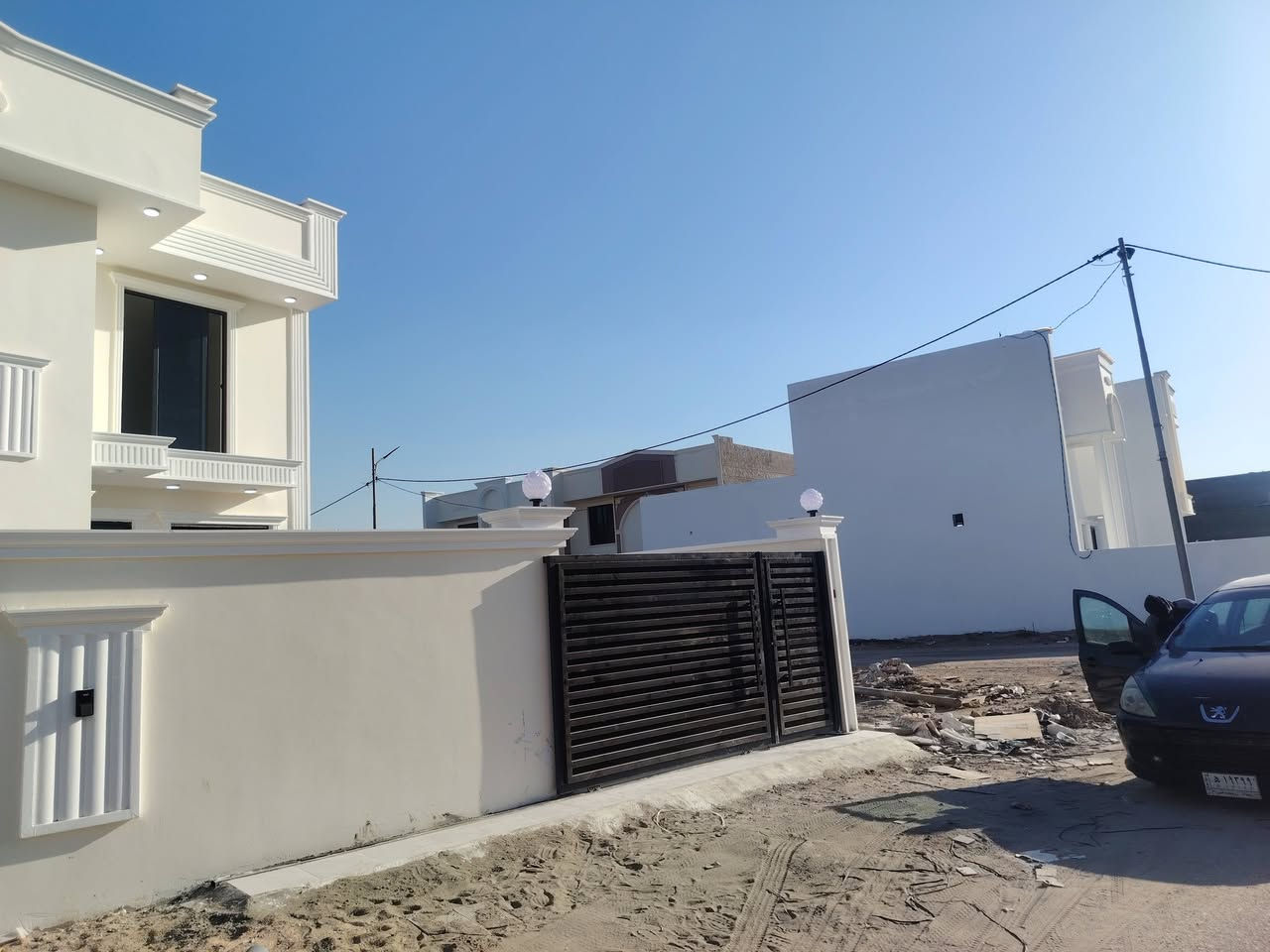 سلام عليكم دار مساحه ٢٠٥ متر بناء درجه أولئ التندر مالته موجود بناء ٢٠٢٦ طابوك كل شي موضح بالفيديو للبيع المكان ورديه داخل قرب الإمام سيد مستشفئ وطريقه الاخر خلف مستشفئ الحياه حي الجزائر  سند ٢٥ طابو زراعي لاستفسار ***********

