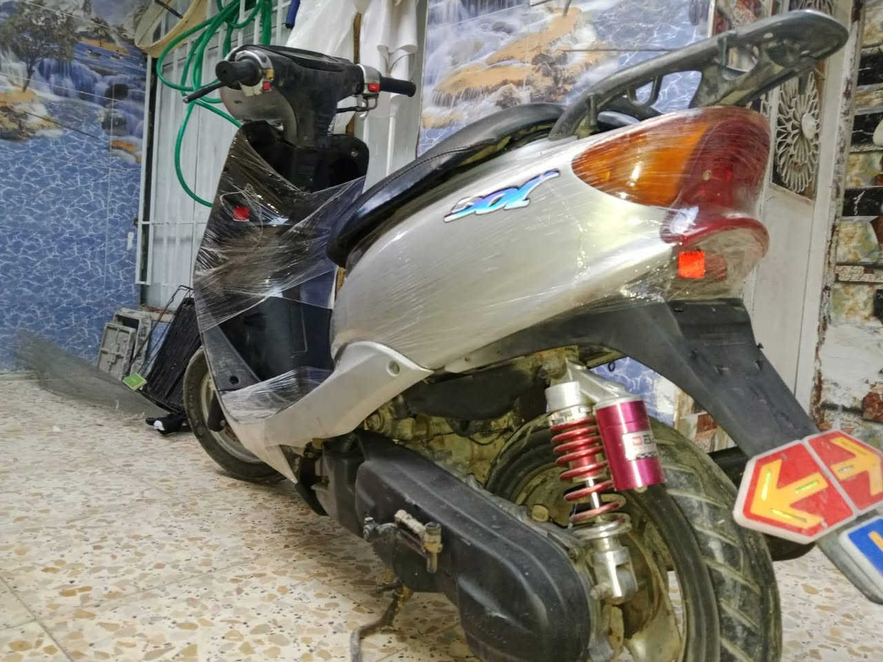 السلام عليكم دراجه عصفوريه للبيع بيها نقوصات جداً بسيطه دكمه مال اشاره وقفل صندوك بس شغاله سلف وهندر محرك كلش حلو ونظيف السعر ٢٧٥ وبيها مجال بسيط الله شاهد دراجه كلش حلوه وماموكفتني ابد مكاني مدينة الصدر للاستفسار ***********
