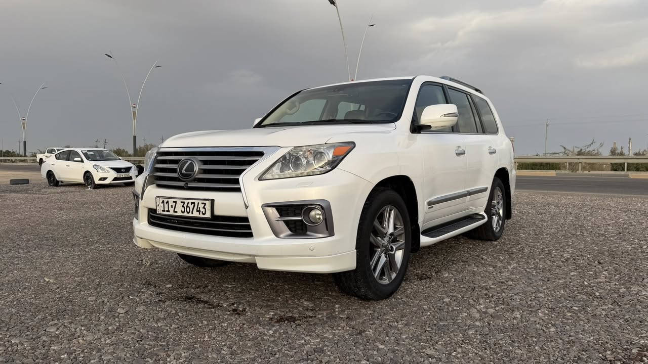 لكزس خليجي 2013
سبورت كفاله عامه حتى الدعاميات
بيها طلقه بالقماره  ( فقط )
فول موصفات
خمس بصمات
محرك 5.7
جكات
دواخل جلد بيجي
تدفئه وتبريد بالمقاعد 
مقاعد خزن
رادار
تثبيت سرعه تفاعلي
تبريد اربع قطع
شاشات خلفيه
الباب الخلفي كهربائي 
اربع كاميرات 
حساسات اماميه خلفيه

ماشيه 104,000 كم حقيقي

رقم بغداد باسمي
تحويل مباشر

السعر 42,000 $

يعني اربع دفاتر و عشرين ورقه

مكان السياره البصره / الزبير
***********
