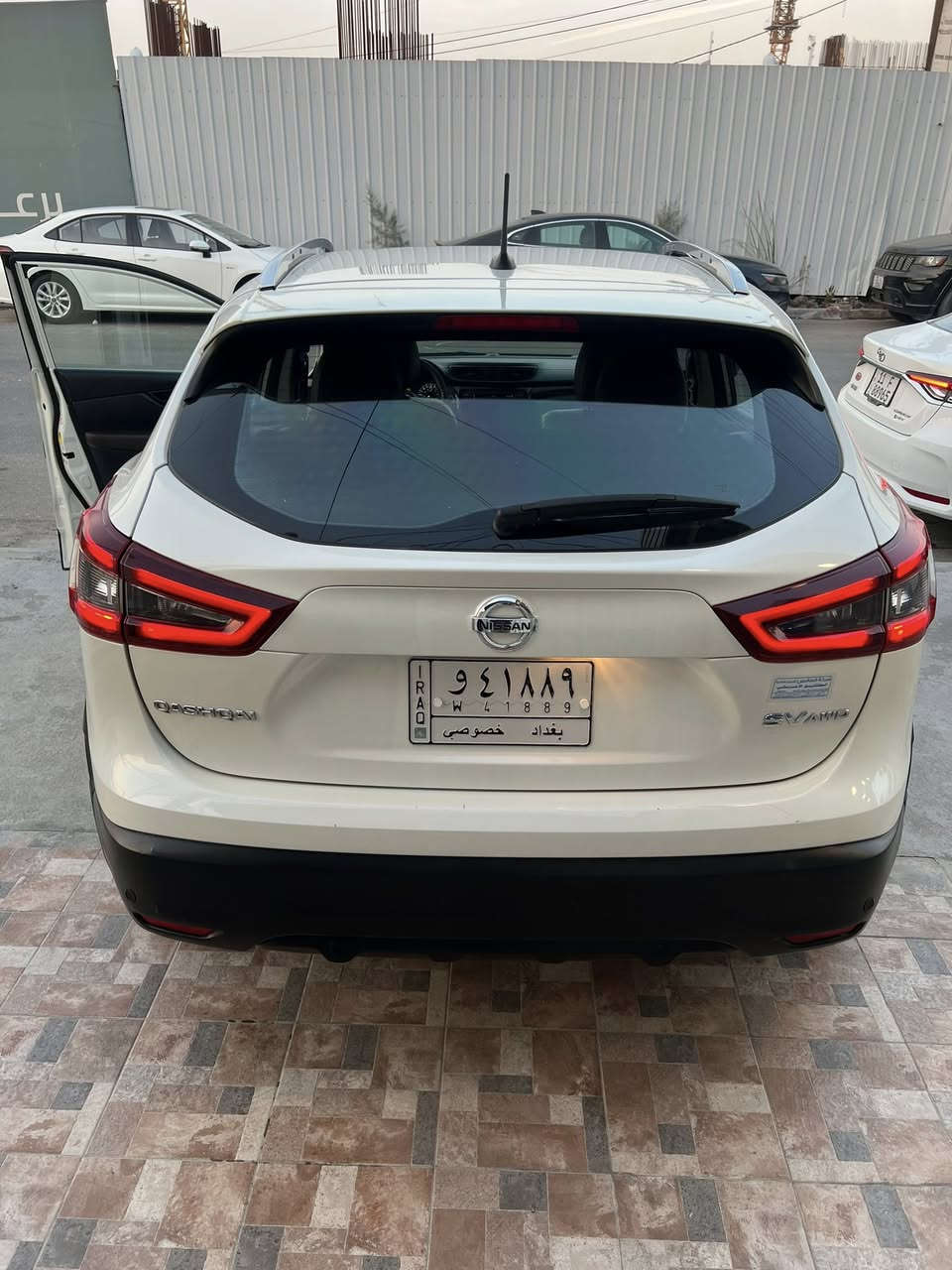 السلام عليكم
نيسان روج قشقاي 2020 SV AWD
فول مواصفات
بصمة
تشغيل عن بعد
فتحه
رادار مع تحديد مسار
كامره خلفيه
توقف ذاتي
كشنات جلد تدفئه
3 وضعيات قيادة(سبورت،ايكو،نورمال)
واردي كندي السيارة ليبل واحد حادثها بنيد فقط ومصبوغ ايرباك ستيرن راجع سستم
رقم بغداد لون ابيض صدفي ماشيه 91 كيلو
مكان السياره بغداد حي الجامعة 
السعر173 ورقه وبيها مجال بسيط
***********
