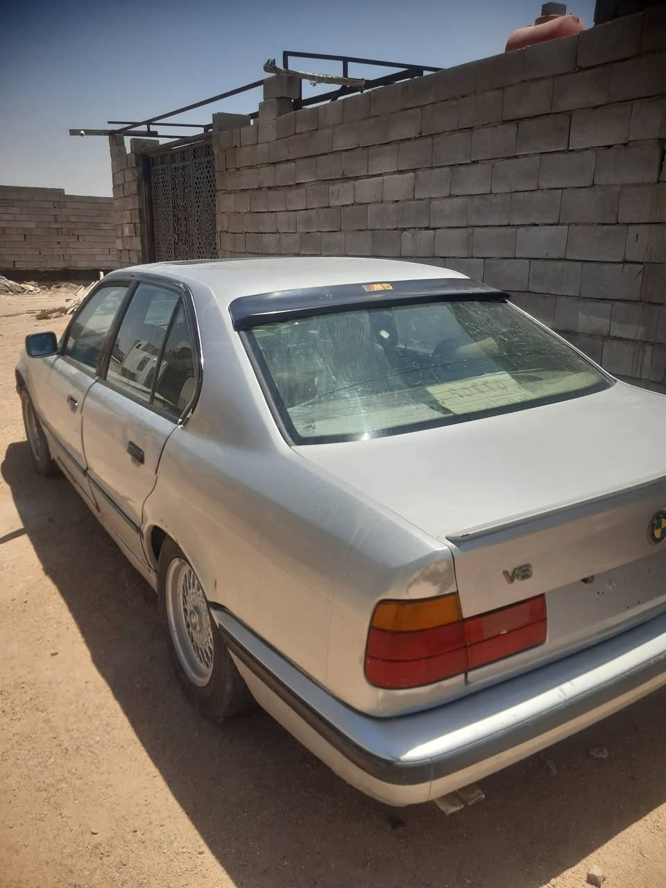 بي ام رقم اربيل
محرك بلادي وكير اوتماتيك
السياره بيها كازكيت
مكلف بالنشر باقي التفاصيل يم راعيها
***********
السياره بالبصره الزبير
