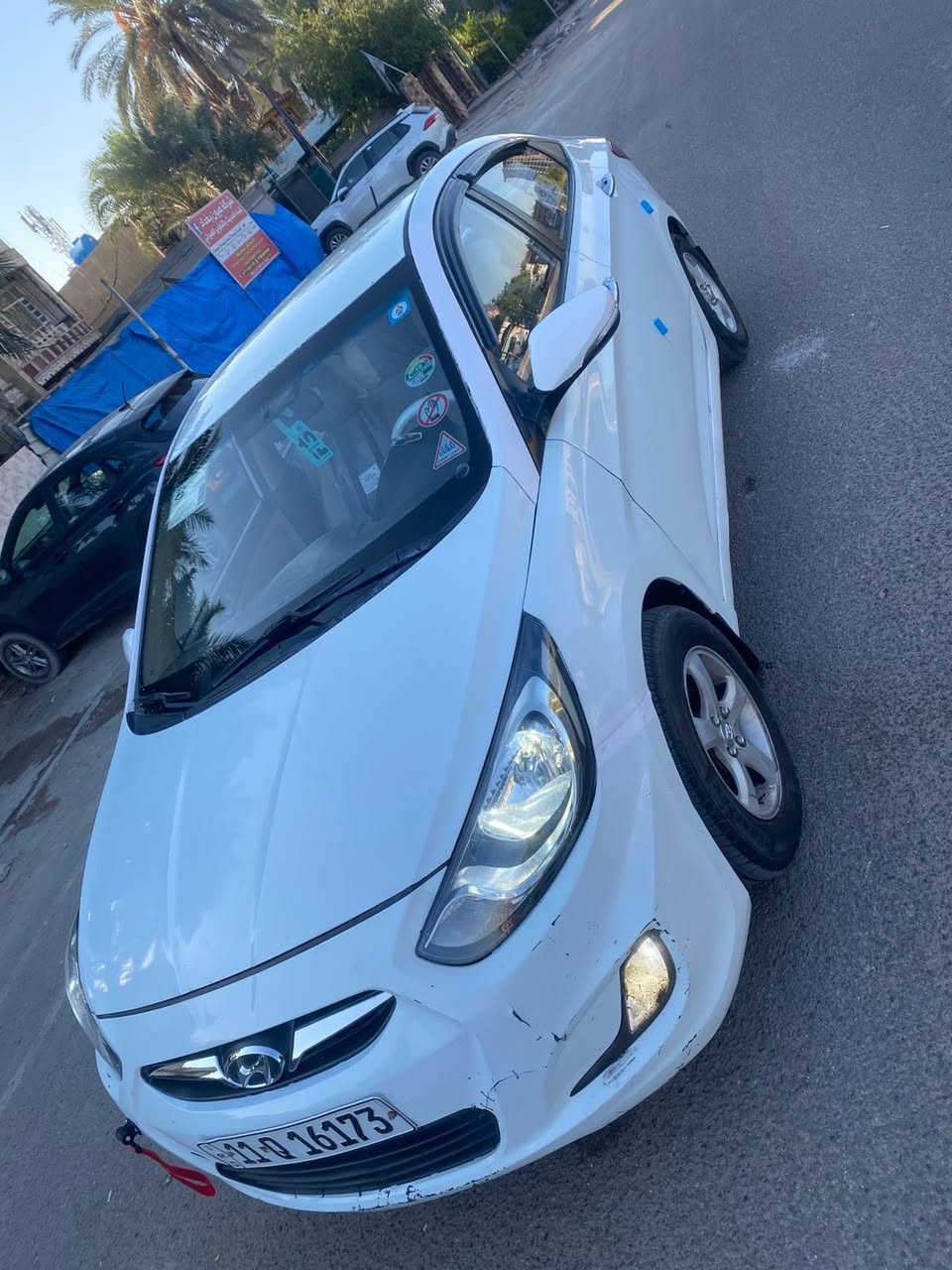 السلام عليكم اكسنت موديل 2013 خليجي كير مكينه كفالة عامة بيها شاشة كاربلاي جديدة وزوج تايرات جدد الكشر مثل ما في الصوور ابيع حزام بدون ما اتعبك لان بيها ضربات على بارد وضربات ثانيه بأماكن متفرقة وبيها حالياً ضربه شبر ونص بباب السائق جديدة تنزل من السعر ترجع على بارد 
السعر 87 وبيها مجاال السيارة باسمي وتحويلها ثاني يوم 
***********
