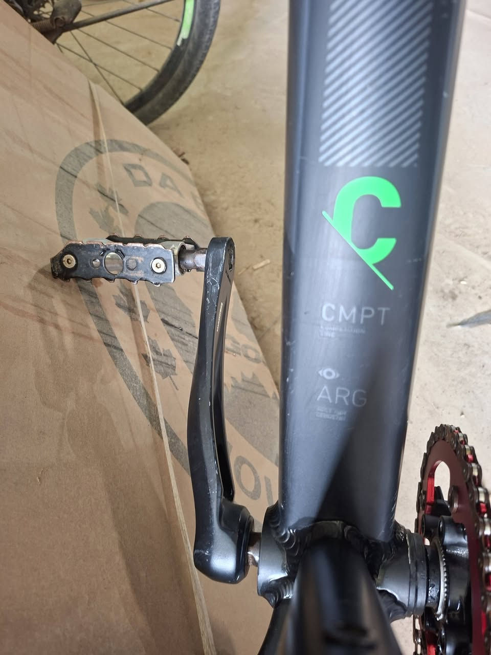 دراجه حجم 29
براند المان cube 
قياس فريم L
 بريكات دهن عيملاق شيمانو MT200 
 نظام گير 10 
گروب سيت كامل شيمانو deore 4100
وزن ريشه 
لون حلو 
عنوان اربيل سوق باسكيلات مقابل گراج سلام 
متوفر توصيل كافه لكل محافظات عيراق 
واتساب موجود *********** 
كومينت ماي جواب بنسبة سعر  اذا اشتري خابرني علي واتساب 
بنسبة سعر490 دولار نهايه 
👆👆👆👆👆👆👆👆
