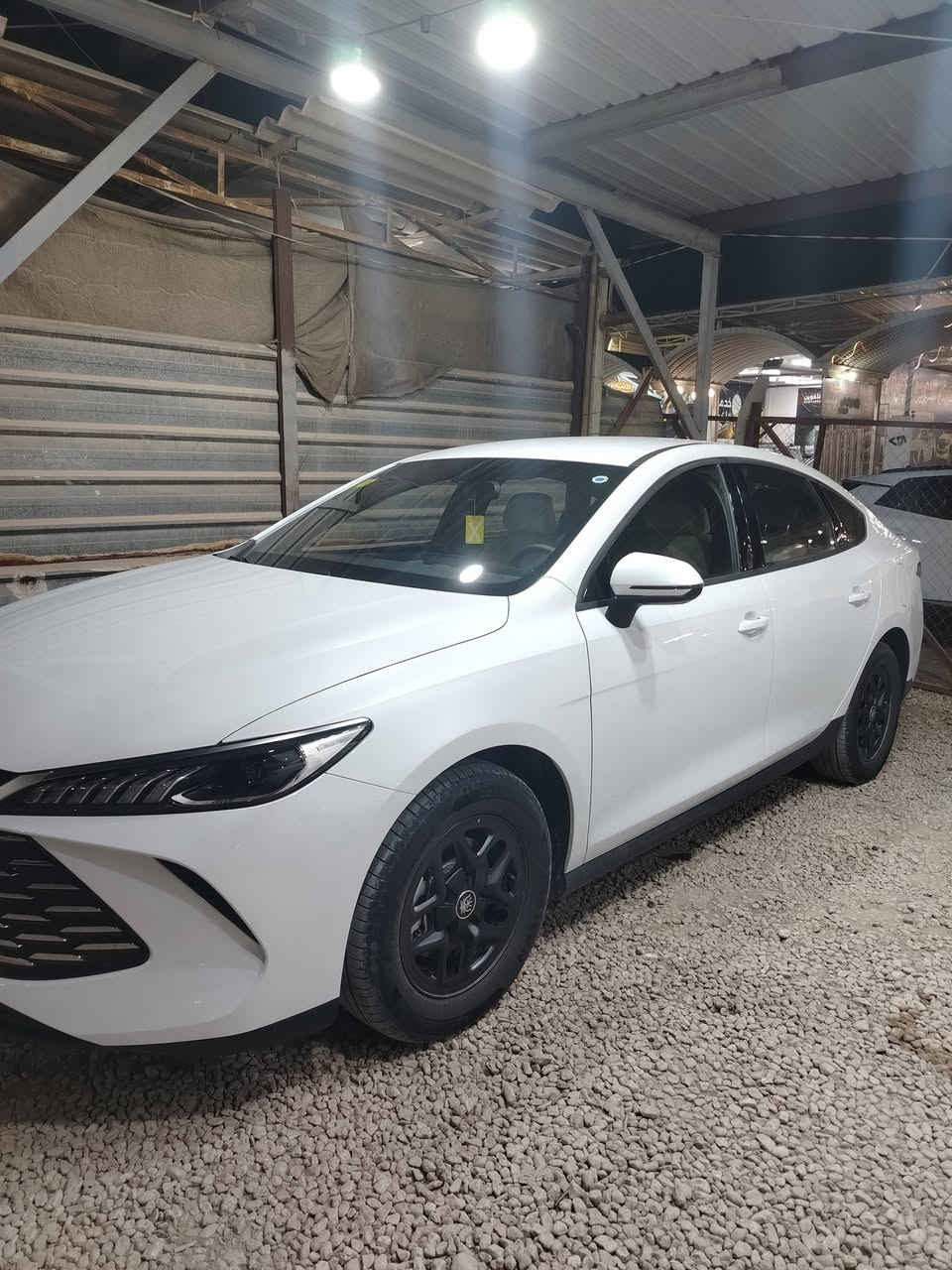 السلام عليكم بي واي دي جن بلس للبيع موديل 25 الدشبول لونين ماشيه 2000 سياره اخت زيرو  مكان السياره النجف سعر السياره خاص رقم الهاتف ***********
