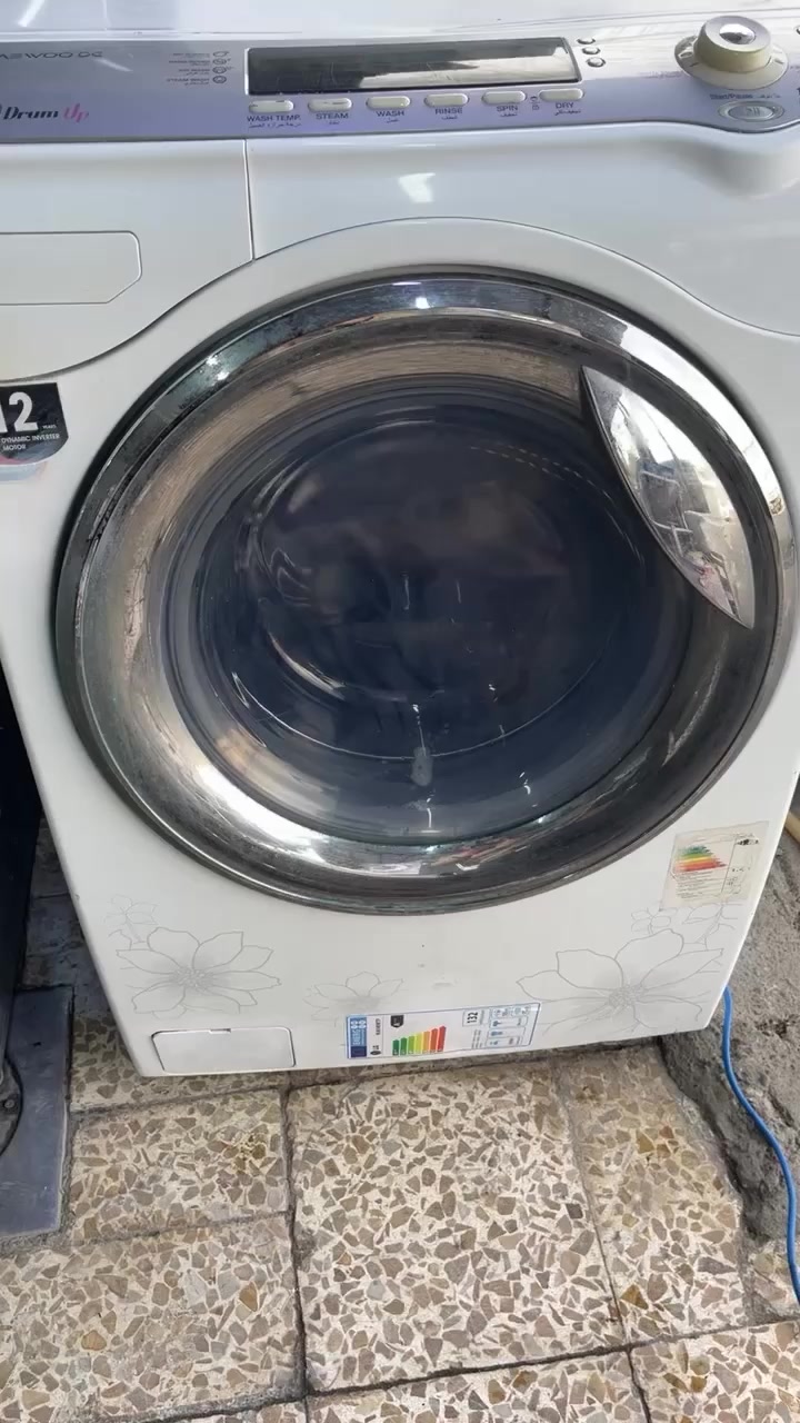 غساله دايو 12كيلو تغسل بطانيه ام نفرين صناعه كوريا لاصلي 175الف بشرط شغل ما بي اي عيب او ضمان تاخذ اي ستفسرعل***********
