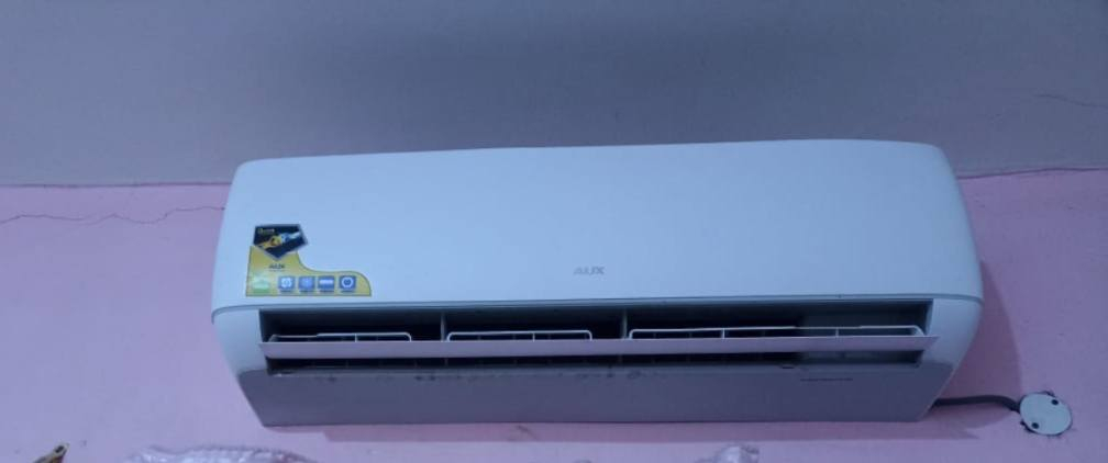 السلام عليكم
سبالت للبيع واحد عمود (3 طن) 

وثنين جداري (1 طن) 

كلش نظاف استخدام من سنتين 

قضاء المدينة منطقة الخاص 

للاستفسار الاتصال

***********
