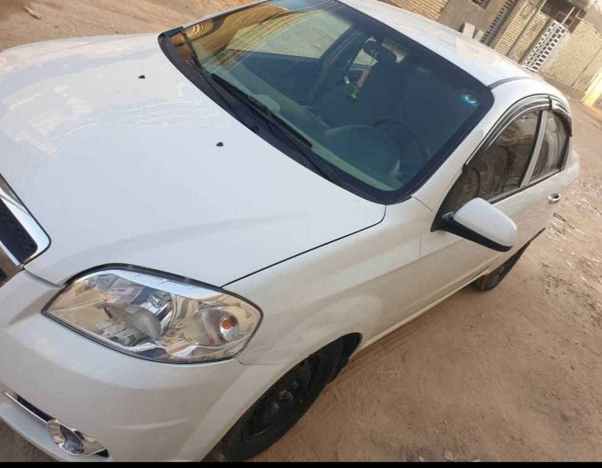 افيو 2011 بيها جاملغ السايق
خليجي اي عطل مابيها 
تخم تاير 
حدادية جديدة 
كير مكينة مكفولات 
سيارة بسم صديقي 
مكلف بل نشر 
سعر ٤٠ ورقة  وبيها مجال
***********
