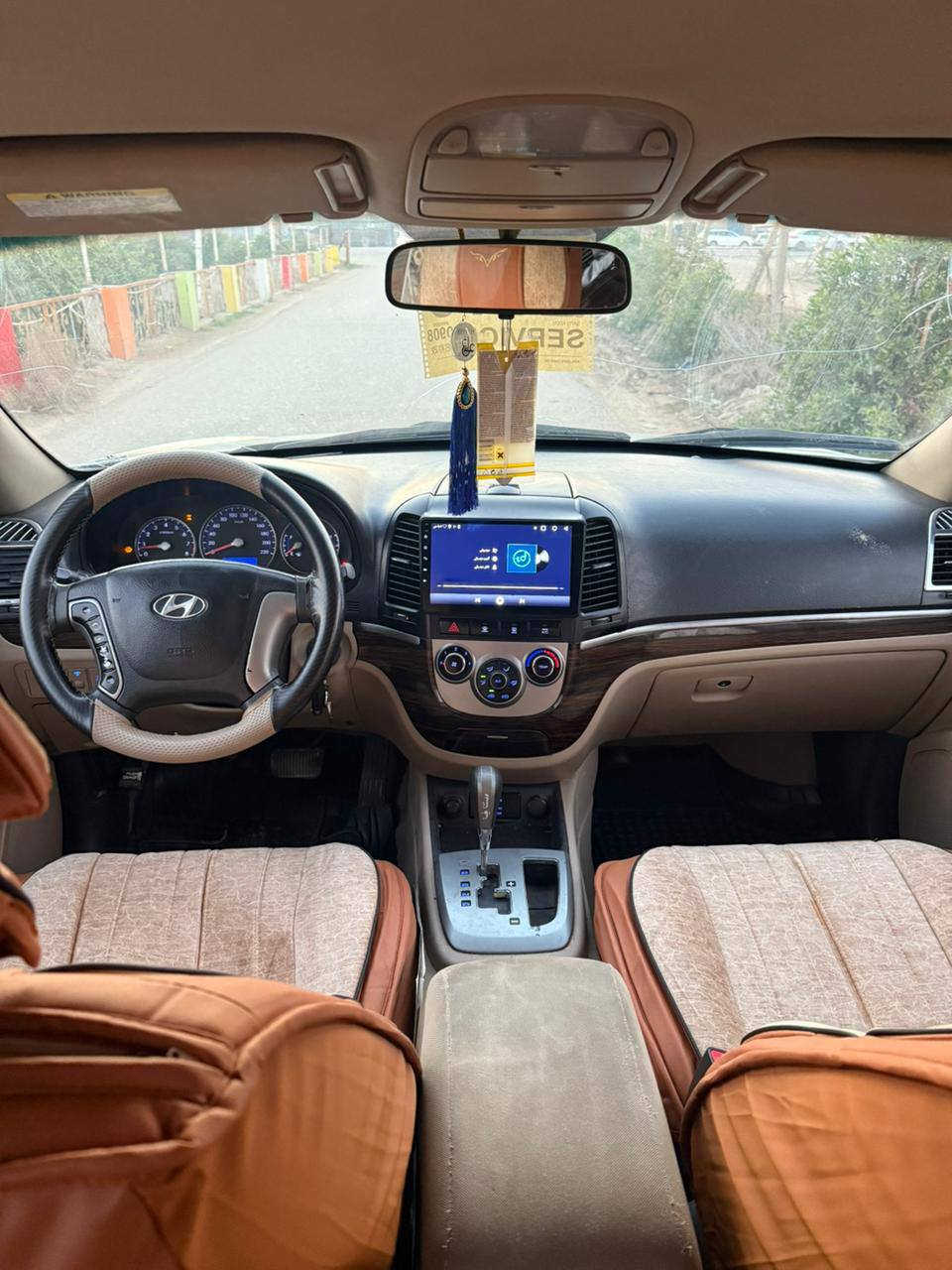 السلام عليكم  
 للبيع 
سنتافي 2010 خليجي رقم بغداد انكليزي بأسمي 6سلندر سبعه راكب بيه رشات صبغ كلشي  بسيط كير ومكينه وحداديه خير من الله مواصفات معروفه ٣قطع تبريد اشاير بالمري تحكمات شاشه بالمرايه  مكاني ذي قار الرفاعي 
السعر 137وبيه مجال رقمي( ‏‪***********‬‏)
