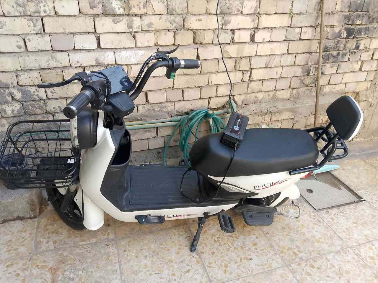 سلام عليكم 
دراجه شحن للبيع شركة فوجي افضل شركة سرعه 99 4 نمر ومثبت سرعه بلوتوث نضام NFC بس لكارت ضايع 
بريكات  حساسات اشاير لايت عالي ناصي لد +الوان سكن هورن شاشه ايباد تعرض العطل اذا سامح الله موديل 2026 
سعر خاص او اتصل عل رقم ***********
