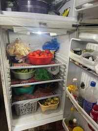 ثلاجه للبيع السعر 200رقم الهاتف الاستفسار 07703466279