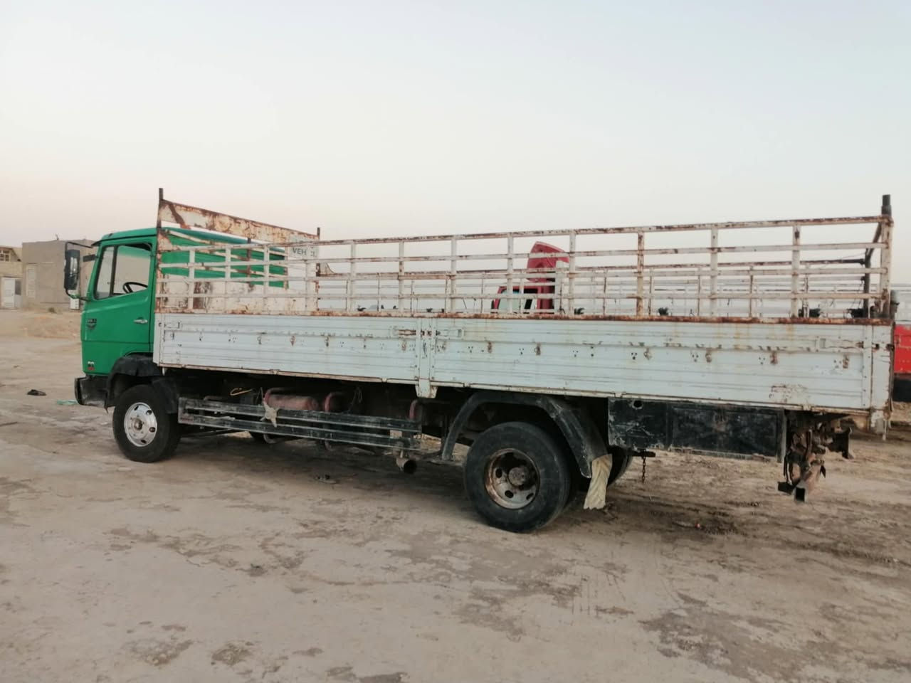 إسلام عليكم البه للبيع طول سته وربع بلادي سته برغي رقم بغداد مكان بابل الكفل رقم الهاتف ***********///***********
