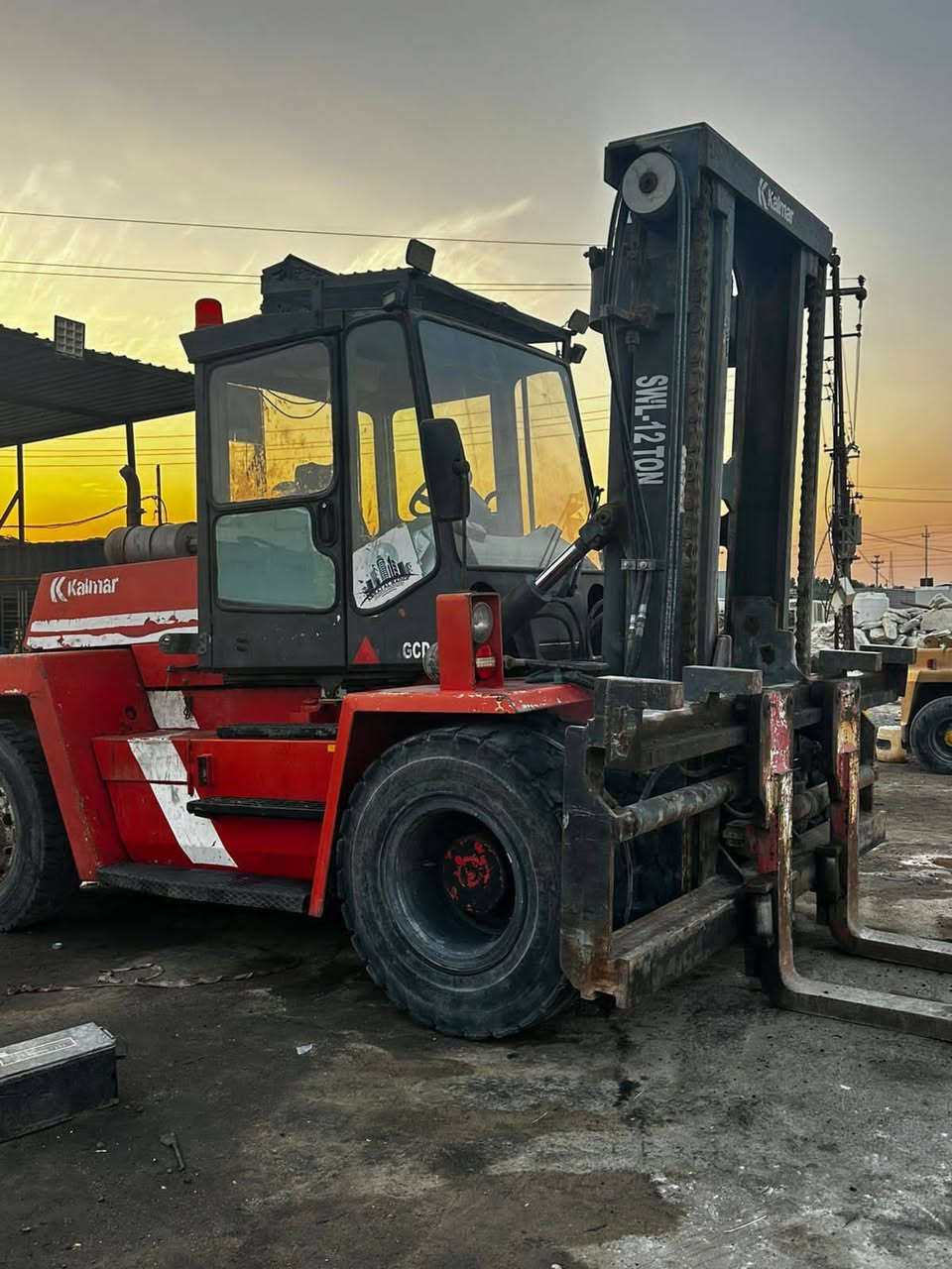 السلام عليكم للبيع شوكية كالمر 10 طن رقم اربيل فول سيفتي تخم تاير بسمي تحويل ثاني يوم جاهزه من كلشي
 للستفسار :*********** 
العنوان : البصره الزبير
