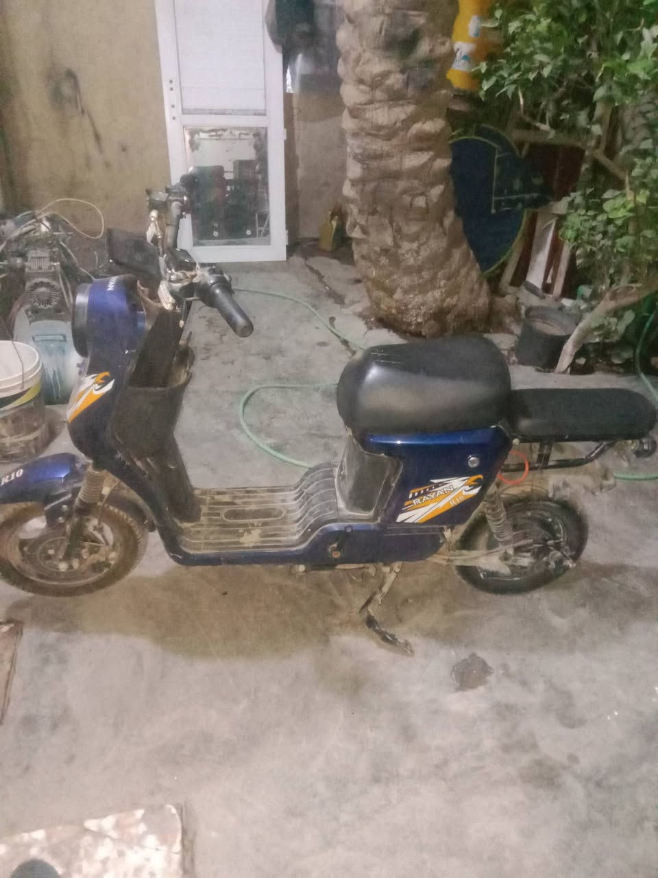 دراجه شحن للبيع R10مكاني البياع حي رساله ثاني ***********
