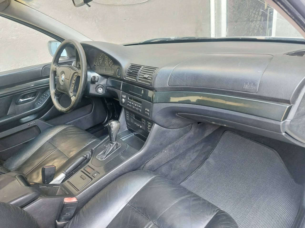 سلام عليكم 

سعرها  85وبيها مجال 

اخوان BMWصقر مو ديل 96جاهزه وعلى ايدي مكفوله من ضربه فقط رش جماليه شواصي لغود تكم قمره كفاله فقط رش جماليه رقم بغداد دولي بسمي محرك تك فانوص حجم 528فول غرفه جديده جلد بلاد مو دوشمه مواصفات تحكمات خير من الله سياره بس عندي بناء الله شاهد فوك الشده اخذتها والشراي يخابرني ويدلل مكانها واسط النعمانيه 
*********** هذا رقمي خابر وتدلل
