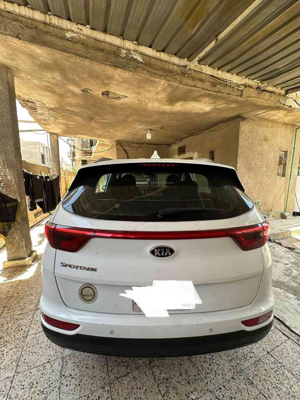 السلام عليكم مكلف بالنشر 
سبورتج خليجي 2017 فول مواصفات ماعدا  الفتحه ماشيه 178 الف 
ملاحظة تمت إعادة النشر (لعدم وعود كاذبه)

السعر 155 وبيها مجال 

كشنات جلد +كهرباء 
مرايات شفط كهرباء 
شاشة لمس 
سماعات jbl
ايرباكات سليمه 
لايت زينون 
كشافات 
حساسات امامي خلفي
محرك مكفول 
تبريد مكفول 
كير مكفول
وخاف ناسي شي بس السياره فول مواصفات ماعدا الفتحه
للتواصل على الأرقام 
***********
***********
***********
