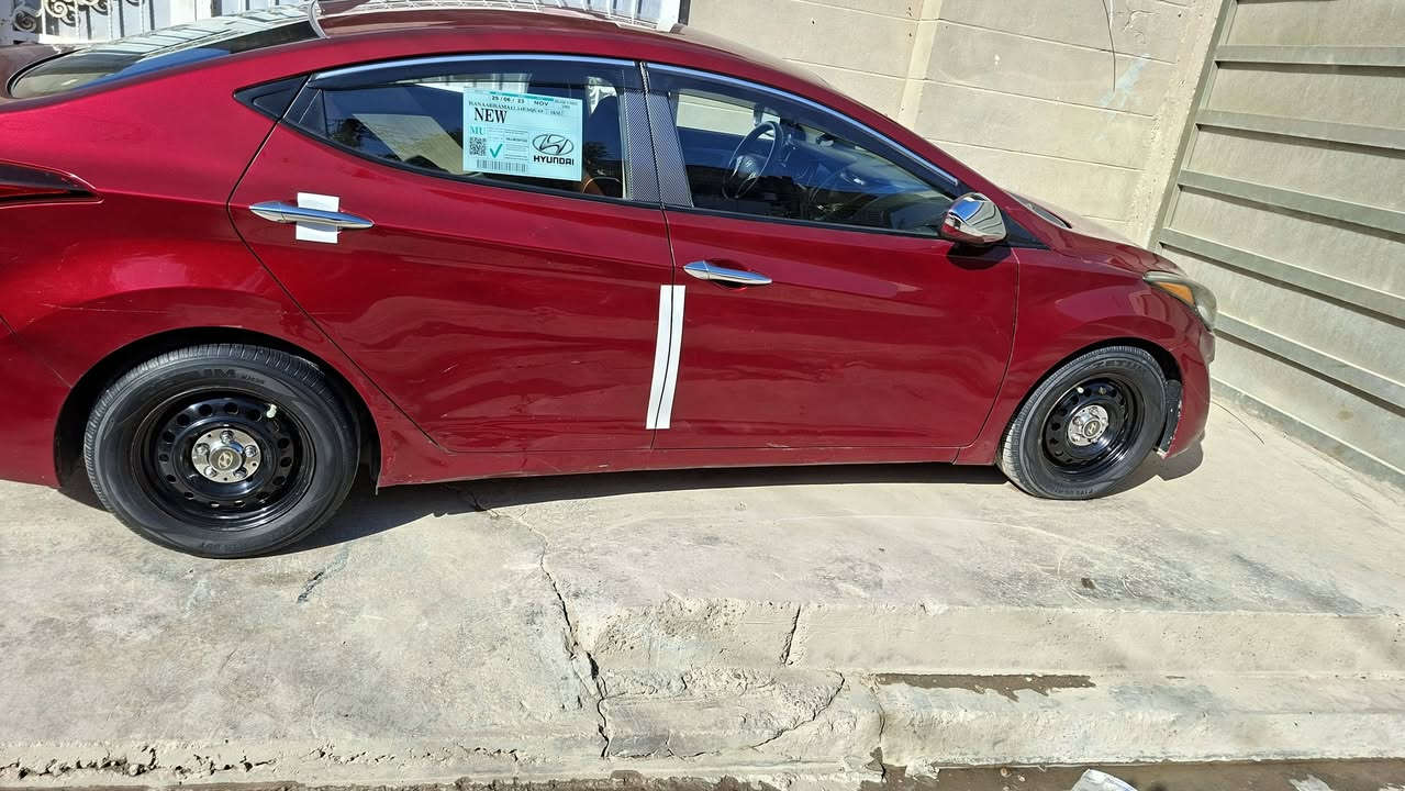 سلام عليكم يدور سياره جاهزة وميصرف عليهة ربع دينار النترا أميركي موديل16لون مرواني دم غزال محرك 200 دوش جاهزة من مكينه مبدل بيهة كازكيت ونافضهه نفض وبيهة وصل ضمان بشغل وبالغراض الكير مبدل دهن وفلتر دوشمه كامله تخم تاير جديد كوري اصلي ويل اسود بيهة هورن مال يوكن اصلي دبل اناره فول ليزر شاشه وكاميره وفول تحكم استيرن نضام ايكو ومانع انزلاق و3 تحكمات قياده وحساس تايرات حادثهة خفيف بيهة 3 قطع صبغ بيهة بارد بين باب السائق وجامغ وسياره ليبل واحد ماعده جاملغ صدر جديد خلفي أمامي سياره مال جناي وجديده رقم بغداد الجديد سنويه جديد شرط تحويل مكان السياره بغداد الزعفرانية وبالعافية على ياخذهة رقم الموبايل*********** السعر110 وبيهه مجال
