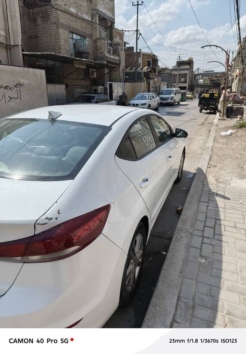 السلام عليكم
الانتره 2017امريكي مكينه 2000دوش 

كير AT ب مريكه بيهه خاملغ وبنيد وبل عراق قطعتين ب102وبيهه مجال قليل كير مكينه مكفولات تختم تايتر وتايرات القديمه موجدات باتري جديد تبريد ثلج عليهه ادامه كامله مكاني بغداد حي اور ‏‪***********‬‏ ل سياره بسمي
