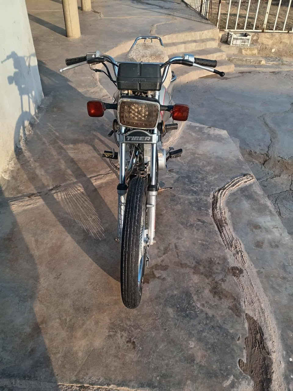 سلام عليكم ورحمة الله وبركات
ماطور ايراني تاكير 
جديد مامفتوح شرط كلو شغال كامل 
العنوان الموصل ايسر 
السعر ٤٧٥ الف
***********
