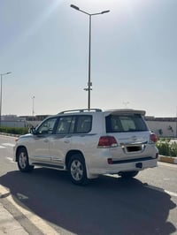 لاندكروز2014 بريم فول بيه كارت بكد الاصبع والباقي مكفول السيارةرقم بغد...