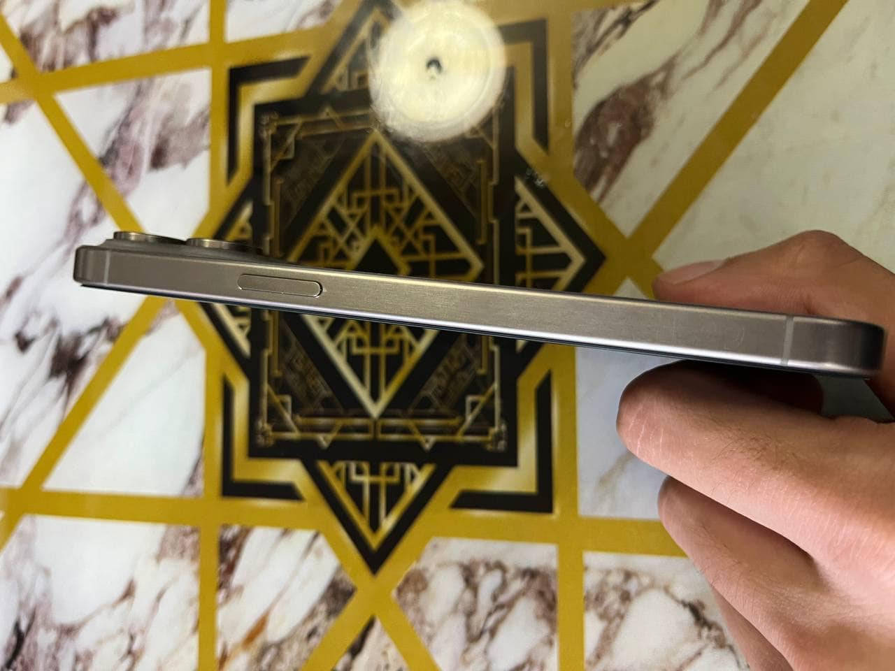 ايفون 15 pro max 
نظافة 100
كامل ملحقات 
شرق اوسط 
بطارية 85
السعر مليون و50
الجهاز كله شركة
***********
