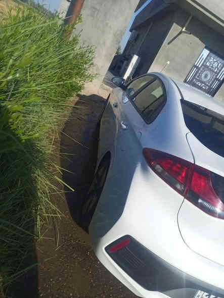 سلام عليكم ايونك مديل 2022 سياره خليجيه فول مواصفات عده الفتحه مكفوله كفاله عامه مكينه 1600 خطين كهرباء بنزين السياره خير من الله السعر 133وبيه مجال مكان بغداد الرقم *********** ‏‪***********‬‏
