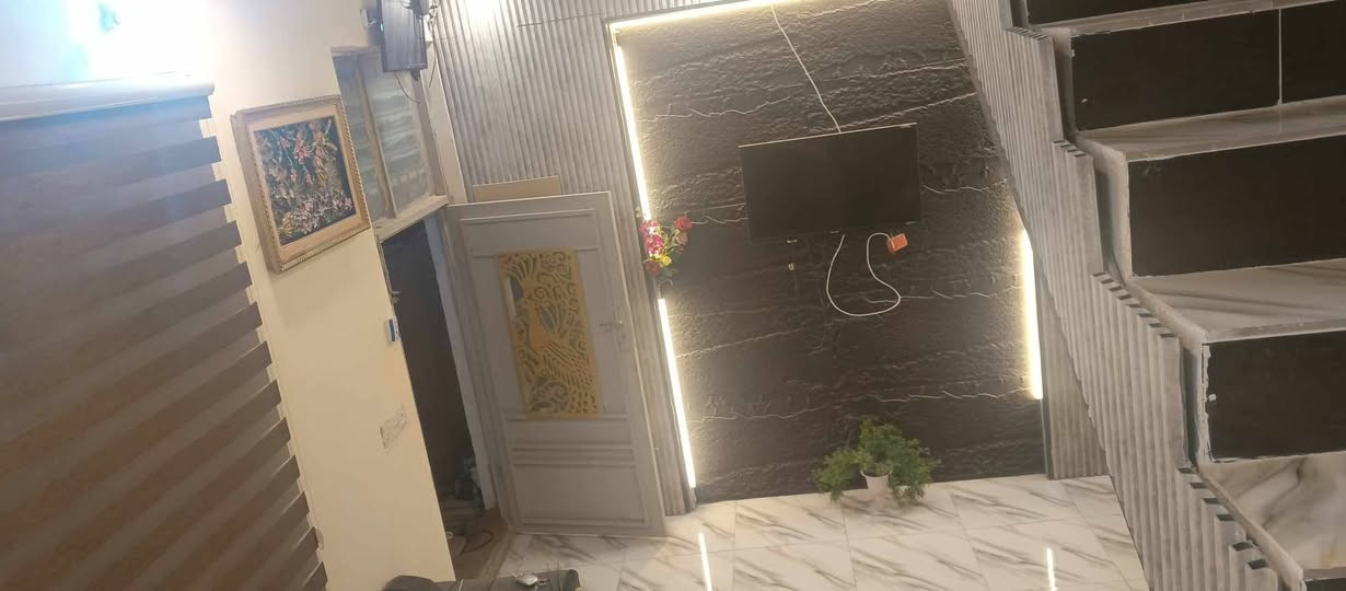 دار البيع سند قرار محكمه تحويل بسم المشتري 25 كربلاء البوبيات  عمود 50 قريب ع الامام المساحه 50طابقين قرف نوم عدد 2صاله مطبخ ستقبال صحيات 
مع ثاث البيت كامل البيت كلش حلو ومرتب البيع مستعجل 
السعر 105مليون قفل الاستفسار كثر واتساب وتصال ما ارد ‏‪0775 740 5698‬‏ 
                                                                     ‏تابع قناة ايليا في واتساب: https://whatsapp.com/channel/0029Vb7gDZA9Bb61OMnwEJ47

طلب مراسله متطلع عدي عتذر لكل يدز طلب مراسله ومارد عليه الي ما يريد يدخل واتساب خلي يعلق واني راسله
