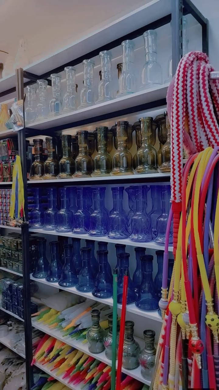 السلام عليكم تصفية مكتب نراكيل بسعر اقل من الجملة الشراي يتصل *********** مكاني بغداد الامين الثانية اليجي ما اقصر وياء والعلانات والسهم وكلشي بل محل للبيع 
قمجي استعمال القطعة بربع 
الفناجين القطعة ب 500 دينار شلع 
الشيش القطعة الف دينار شلع
البكارات شلع القطعة 3 الاف ونص كبير وصغير 
النراكيل القطعة ب 22 الف كبير وصغير
المعسل اي تكة ب 9 ونص شلع 
الرفوف الواحد ب 60 الف والله مسوي ب 95 الف  
ميز نعسلات ب 150 الف مسوي ب 250 الف
