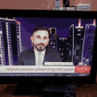 شاشه للبيع سعر ٦٥ وبيه مجال للاتصال 07873932364