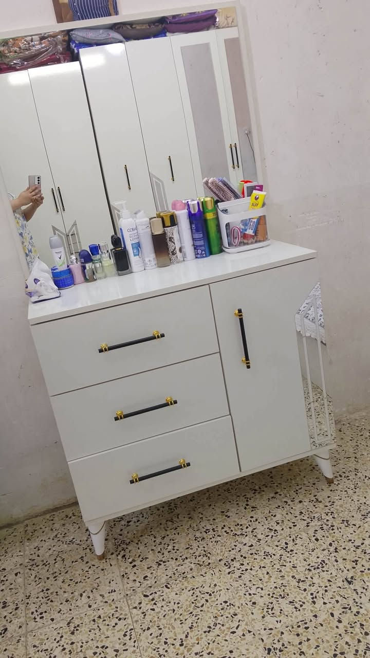 الغرفه نظيفه ماخذينه ٩٠٠ يريدونه ٧٥٠ بيه مجال ناصرية قرب مدرسه الشرقيه


**إذا كنت صاحب هذا الإعلان وتريد حذفه لأي سبب، رجاءا أرسل رسالة إلى الدعم الفني**